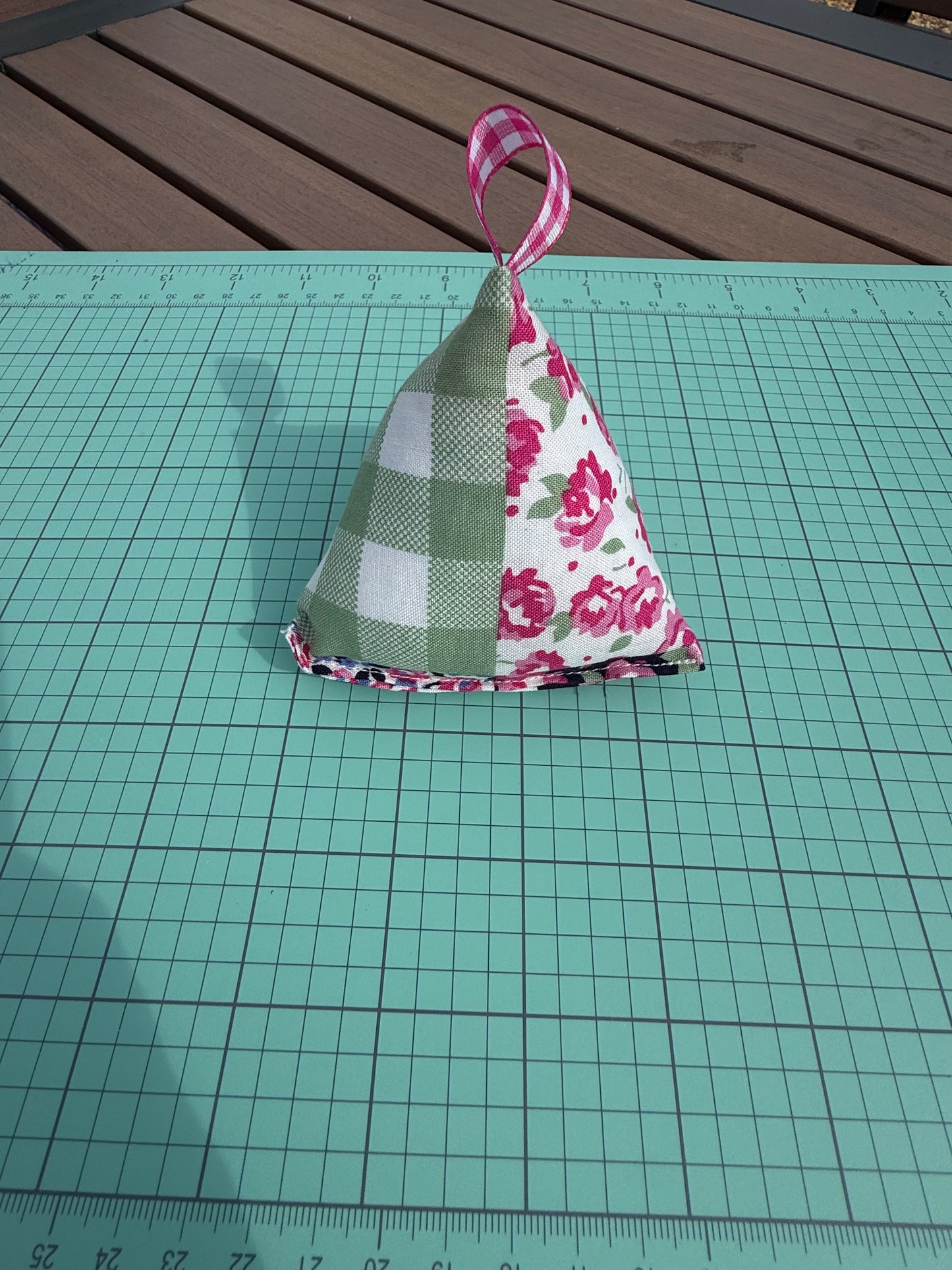 Floral Picnic Pattern Weight