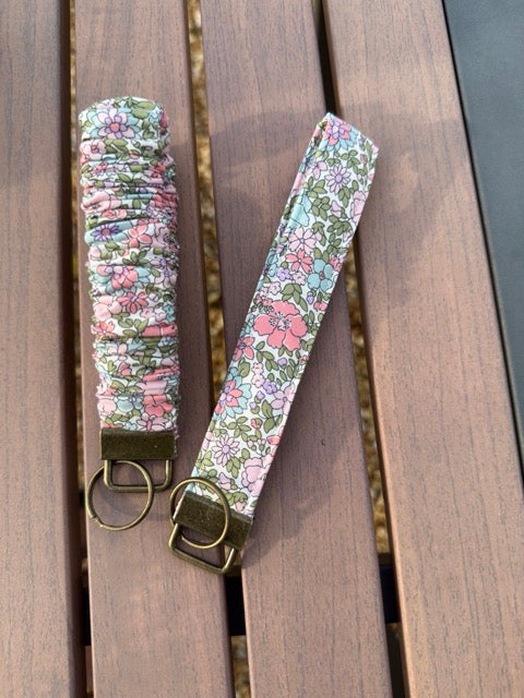 Blush Boquet Keychain Set