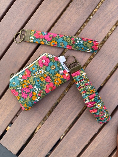 Sweet Magnolia Keychain